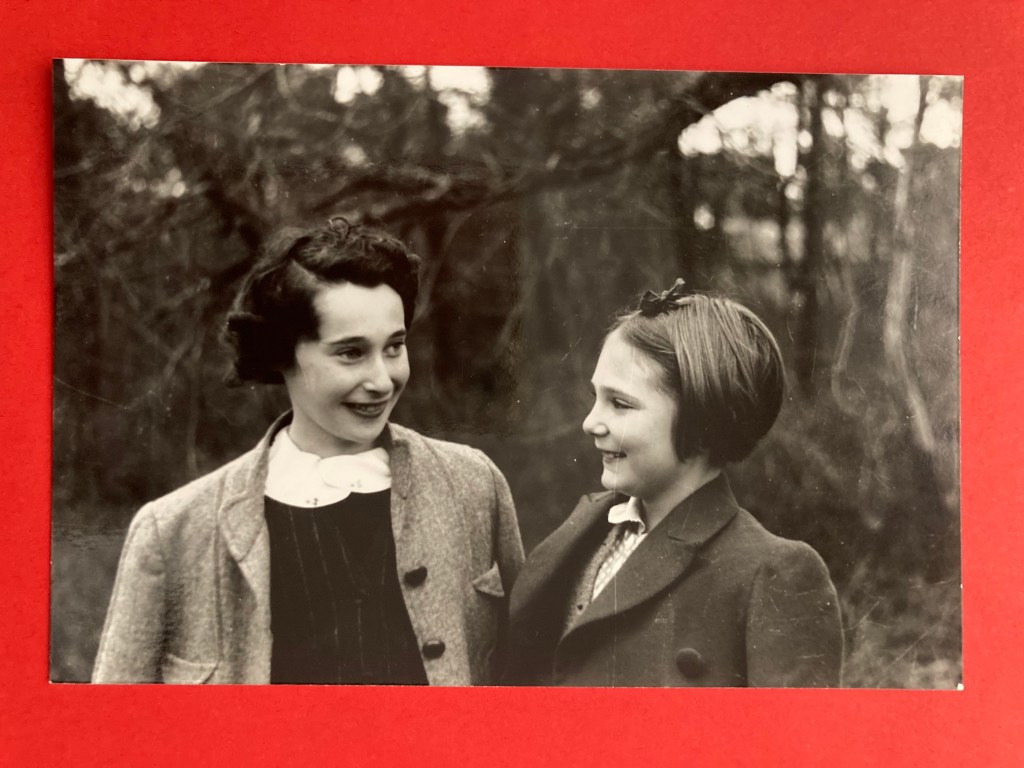 Simone LEVY (à gauche) et Annick MELOCHE (à droite) Février 1939 © famille MELOCHE