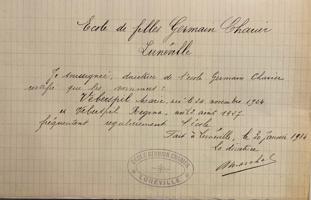 Certificat de scolarité de Marie et Régina WABERSPIEL [Dossier de naturalisation de WEBERSPIEL Schyr AN BB/11/13330]